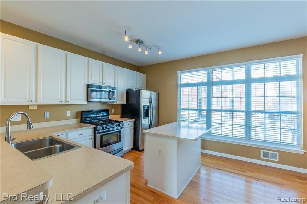 43805 Cherry Grove Road Canton, MI 48188 - Photo 4 of 23