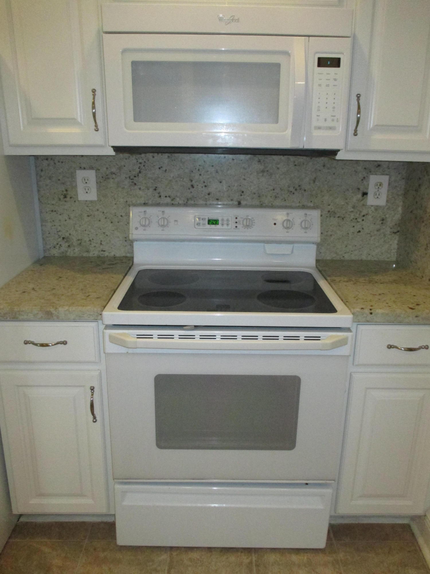 2007 Southwest Roma Way Boynton Beach, FL 33426 - Photo 13 of 46 COOKING STATION