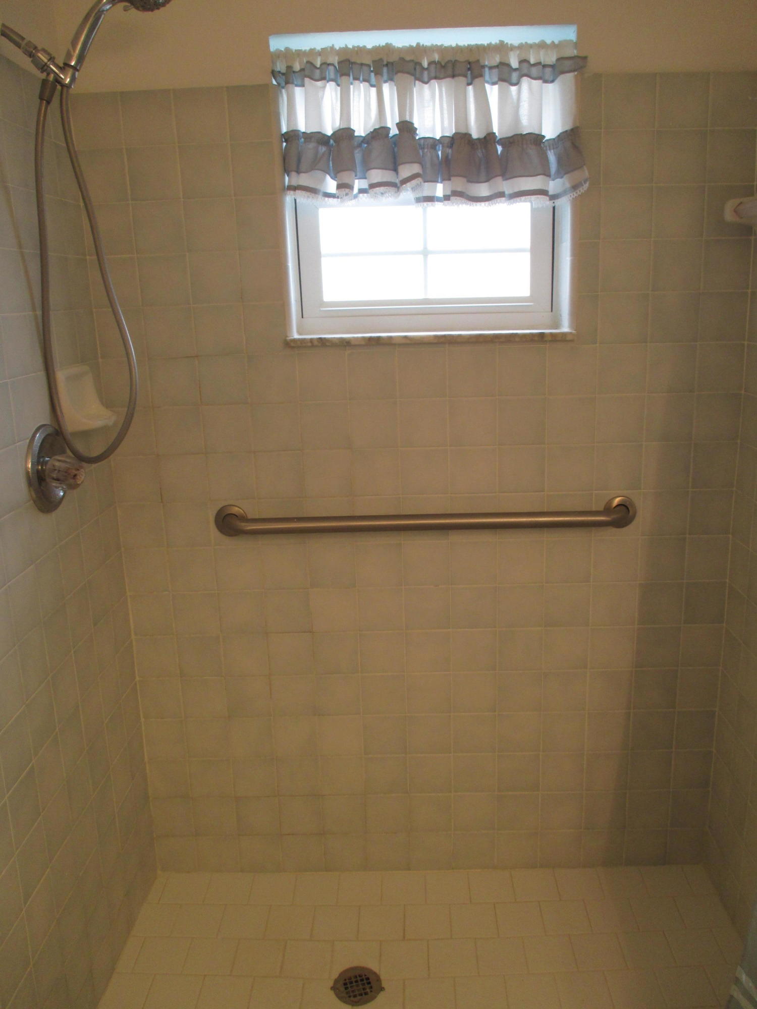 2007 Southwest Roma Way Boynton Beach, FL 33426 - Photo 27 of 46 SPACIOUS SHOWER