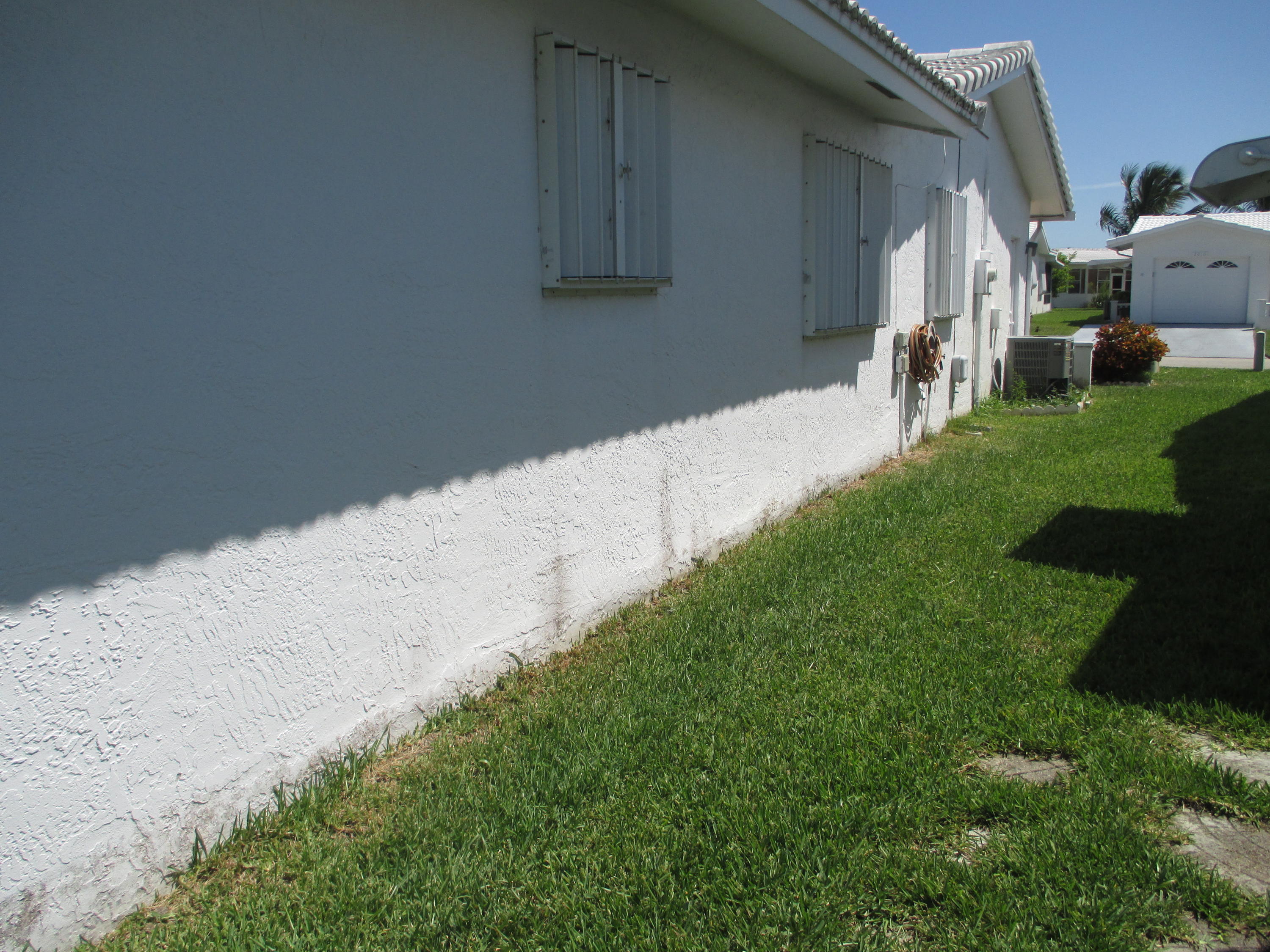 2007 Southwest Roma Way Boynton Beach, FL 33426 - Photo 44 of 46 WEST SIDE VIEW