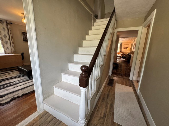 106 North Road South Kingstown, RI 02879 - Photo 26 of 36 Front foyer