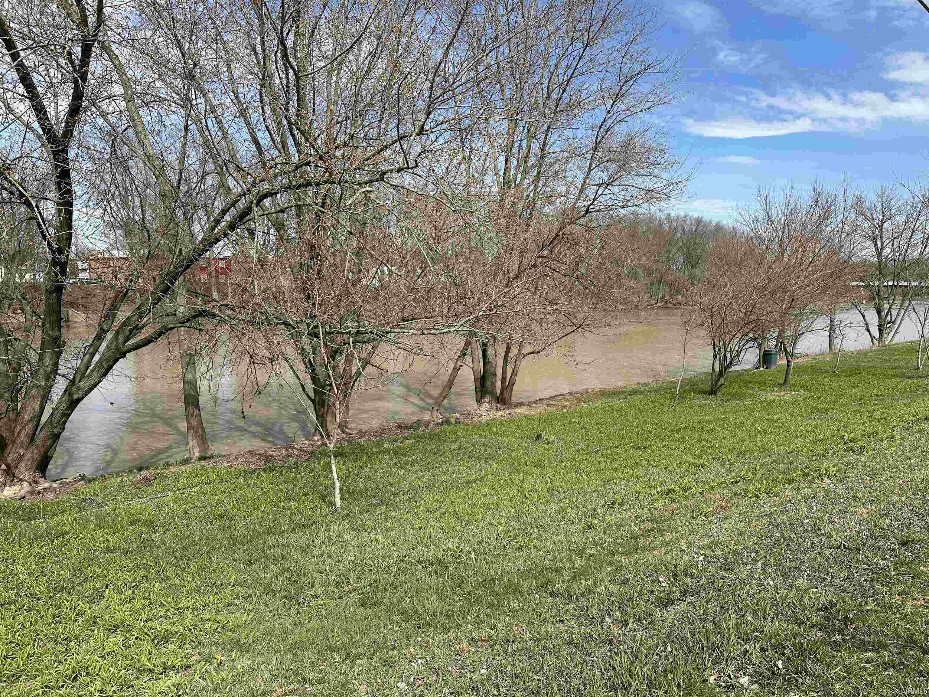 175 East Riverside Drive Peru, IN 46970 - Photo 3 of 25 Gallery Image 3