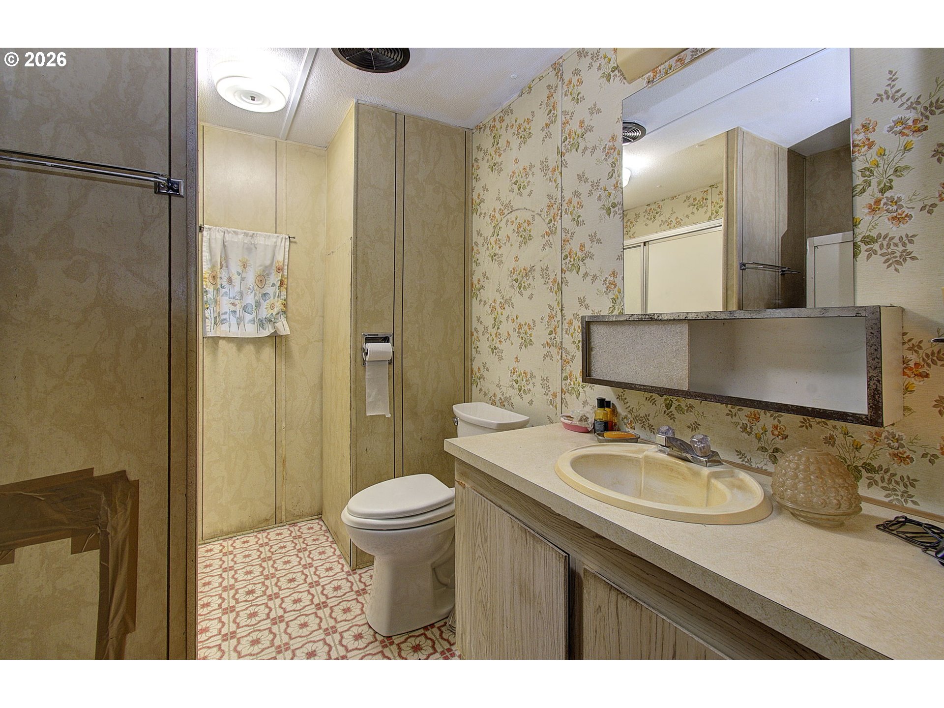 41615 Northeast Cedar Ridge Road Amboy, WA 98601 - Photo 20 of 44 a bathroom with a sink toilet a mirror and shower