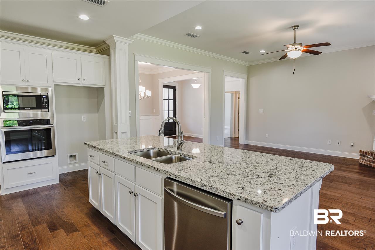 338 Saffron Avenue Fairhope, AL 36532 - Photo 6 of 27 Kitchen
