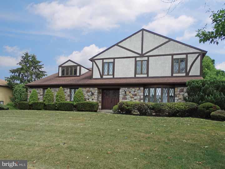 95 Snowflake Road Huntingdon Valley, PA 19006 - Photo 1 of 25 Exterior