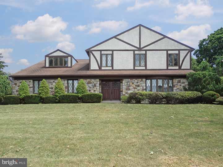 95 Snowflake Road Huntingdon Valley, PA 19006 - Photo 2 of 25 Exterior