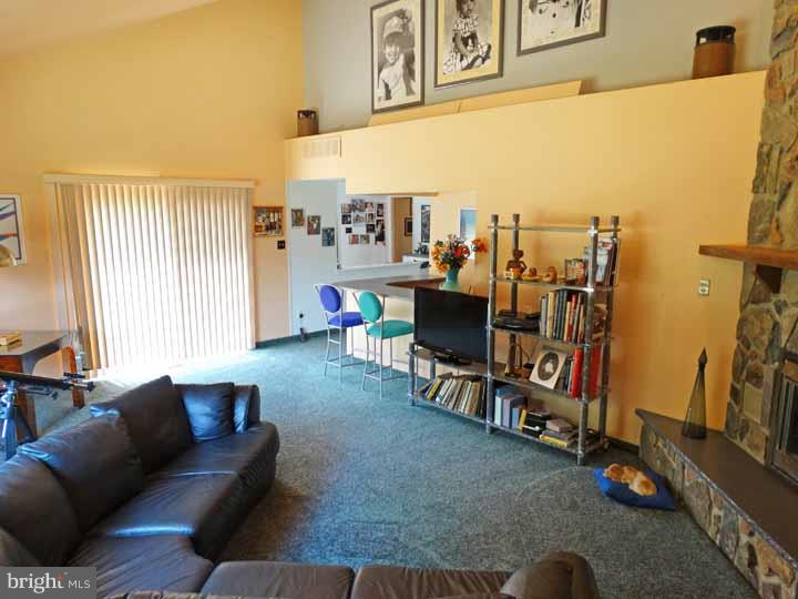 95 Snowflake Road Huntingdon Valley, PA 19006 - Photo 13 of 25 Family Room