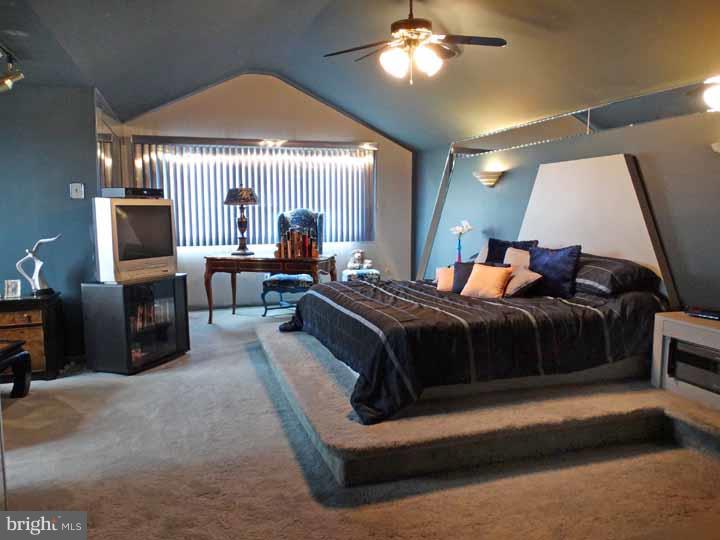 95 Snowflake Road Huntingdon Valley, PA 19006 - Photo 15 of 25 Bedroom - Main