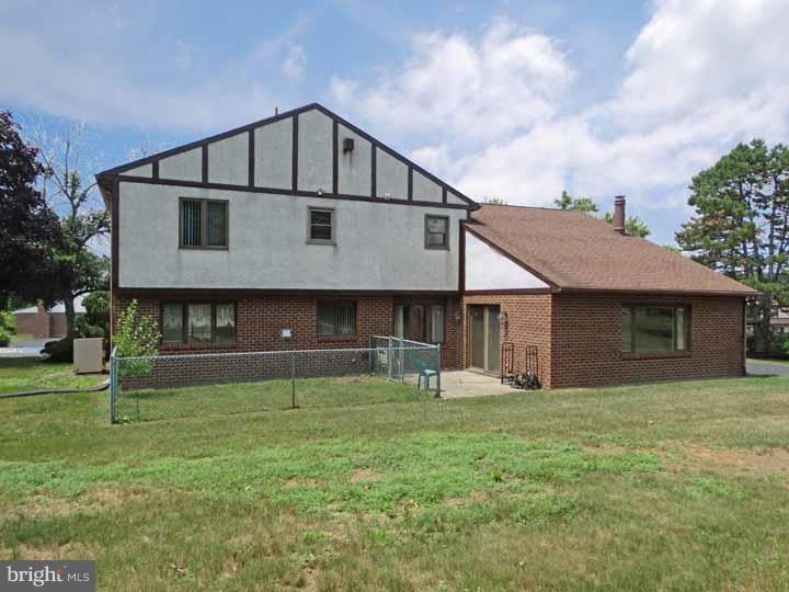 95 Snowflake Road Huntingdon Valley, PA 19006 - Photo 24 of 25 Back Yard