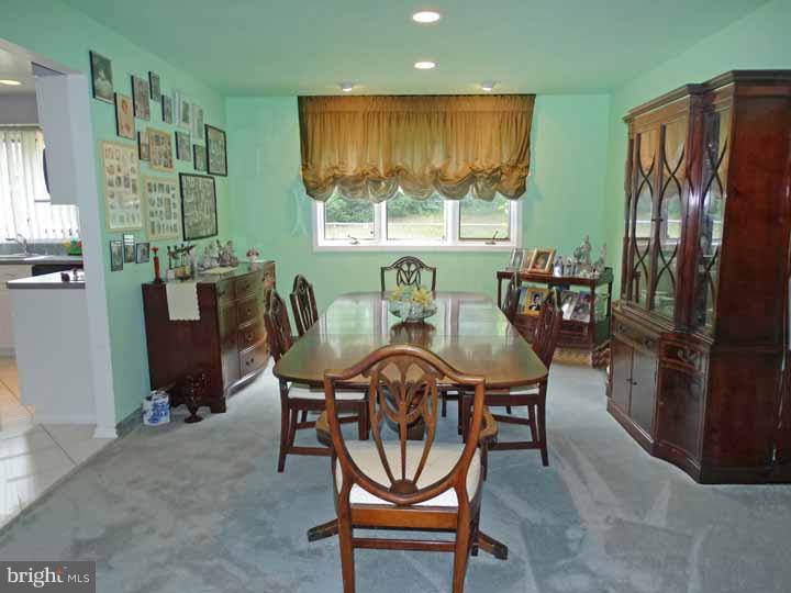 95 Snowflake Road Huntingdon Valley, PA 19006 - Photo 7 of 25 Dining Room