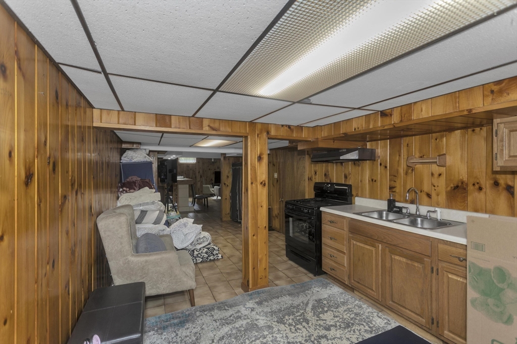 77 Glendale Road Agawam, MA 01001 - Photo 34 of 40