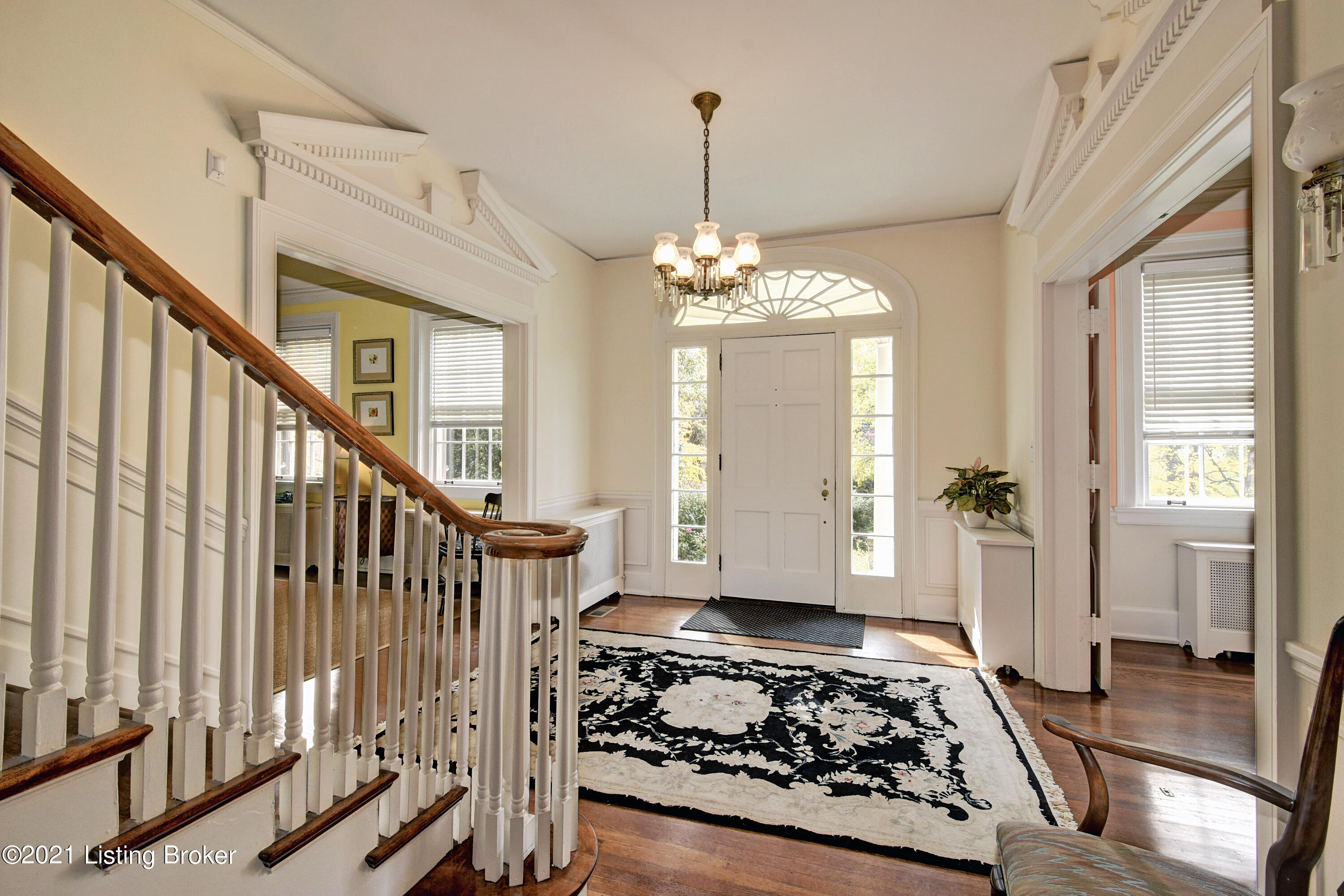 81 Valley Road Louisville, KY 40204 - Photo 2 of 35 ENTRY