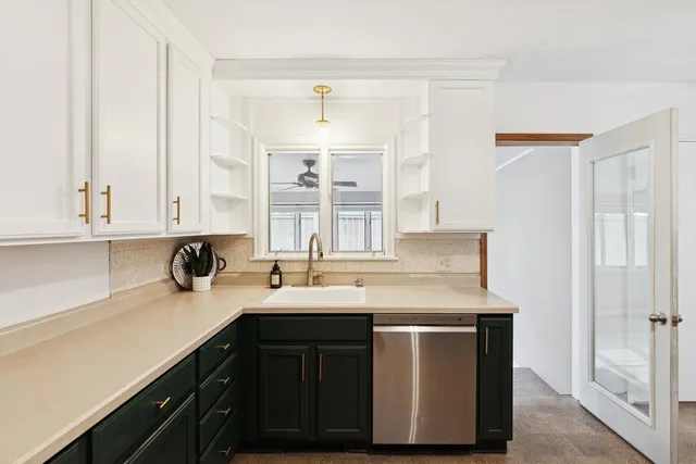 $225,000 | 2317 Washington Lane, Davenport, IA 52804