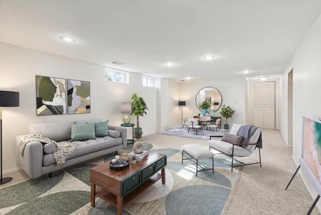 $225,000 | 2317 Washington Lane, Davenport, IA 52804