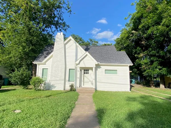 $1,500 | 1331 South Travis Street, Sherman, TX 75090