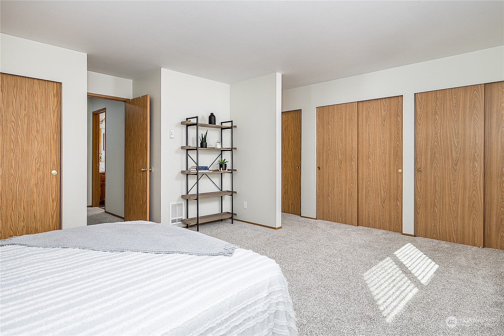 8017 212th Street Southwest, Unit 2 Edmonds, WA 98026 - Photo 12 of 19 Gallery Image 12