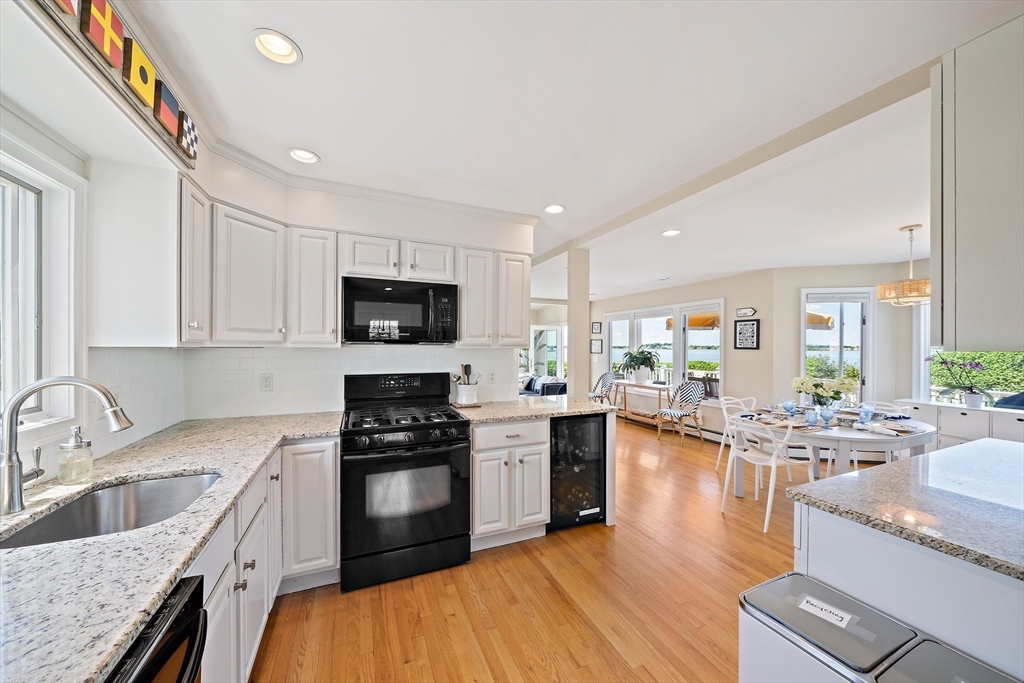 25 Fort Point Road Weymouth, MA 02191 - Photo 8 of 42