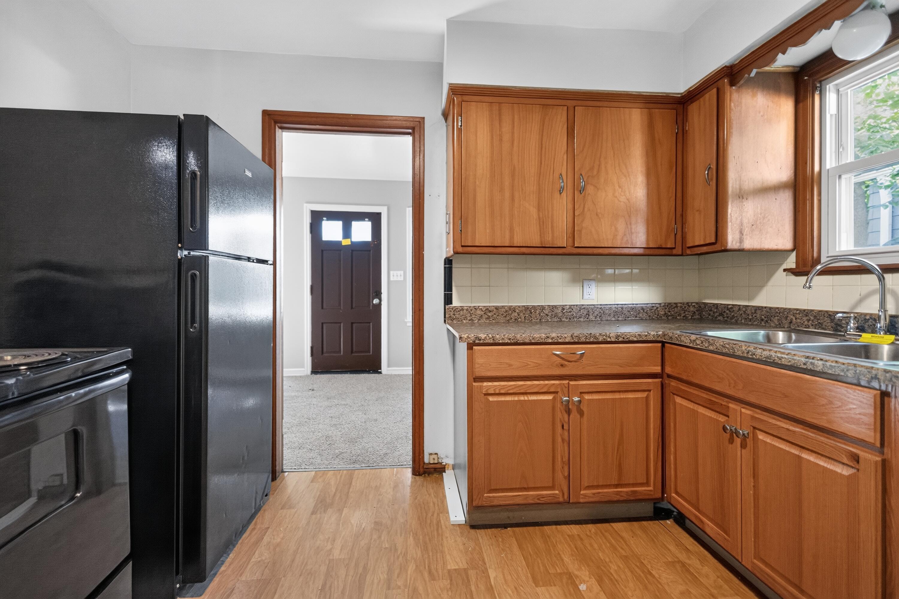 5019 North 24th Street Milwaukee, WI 53209 - Photo 14 of 34 14_5019_N_24th_St-Kitchen-6040