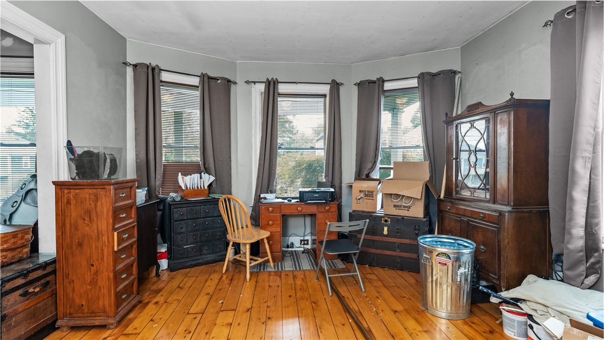 54 East Earle Street Cumberland, RI 02864 - Photo 11 of 34