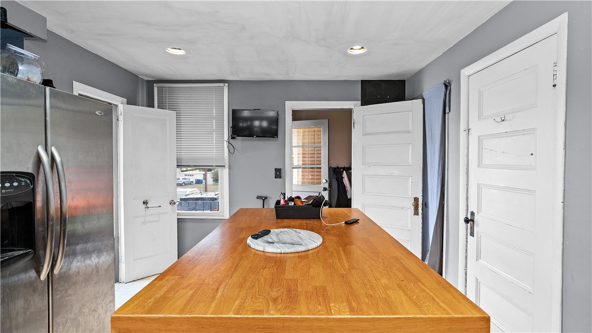 54 East Earle Street Cumberland, RI 02864 - Photo 14 of 34