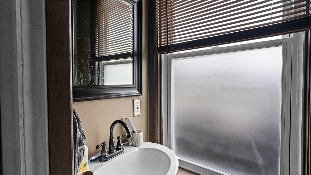 54 East Earle Street Cumberland, RI 02864 - Photo 16 of 34