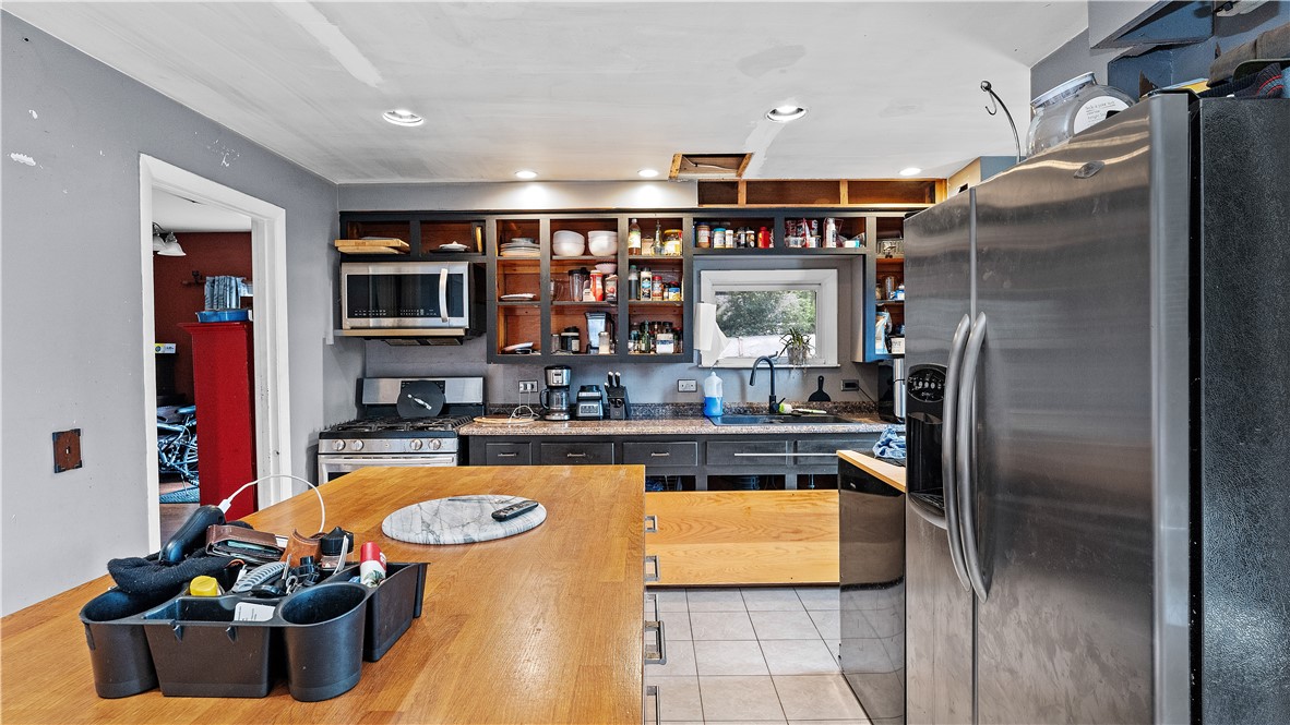 54 East Earle Street Cumberland, RI 02864 - Photo 18 of 34