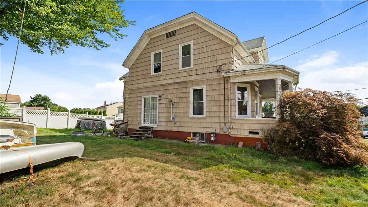 54 East Earle Street Cumberland, RI 02864 - Photo 5 of 34