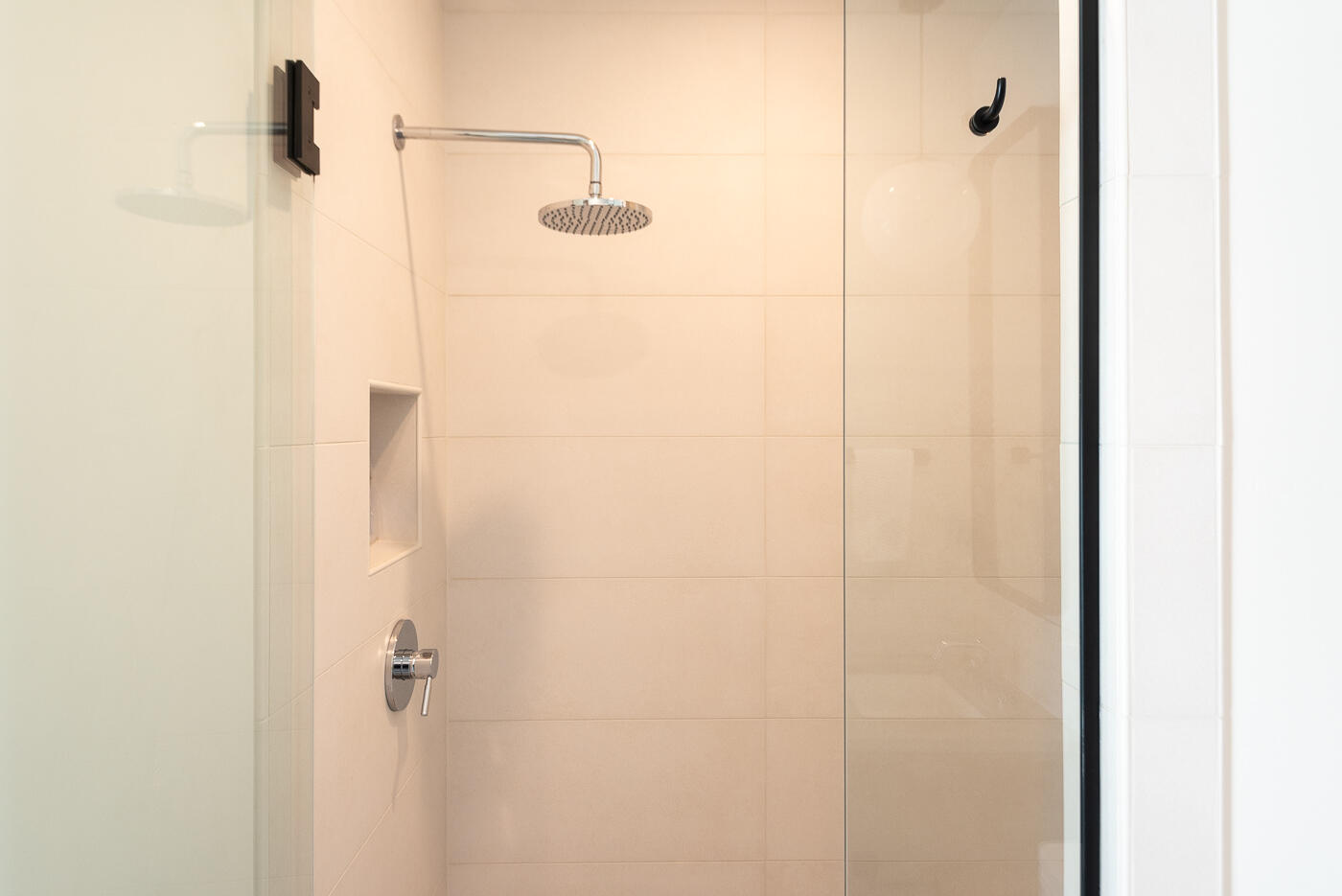 1180 Northwest Skyline Ranch Road, Unit LOT 129 Bend, OR 97703 - Photo 19 of 42 Guest Suite Tile Shower