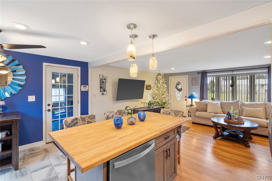 4285 Aurora Path Clay, NY 13090 - Photo 11 of 36