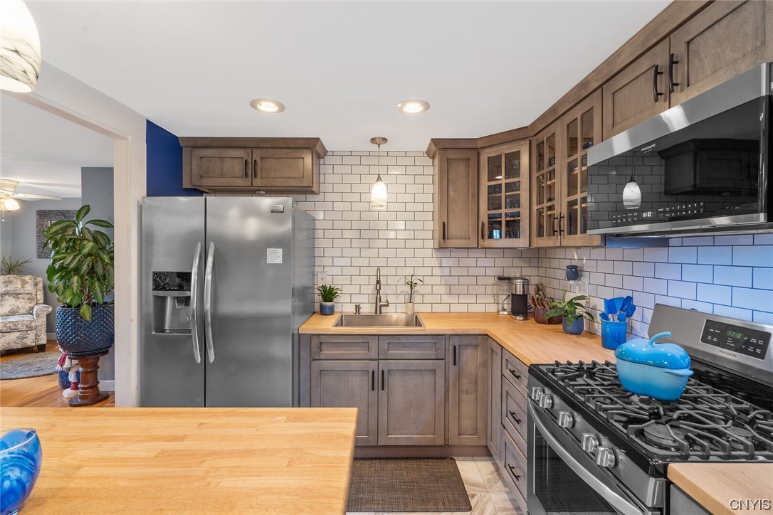 4285 Aurora Path Clay, NY 13090 - Photo 14 of 36