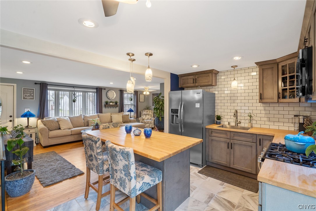 4285 Aurora Path Clay, NY 13090 - Photo 15 of 36