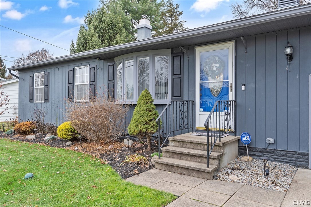 4285 Aurora Path Clay, NY 13090 - Photo 3 of 36