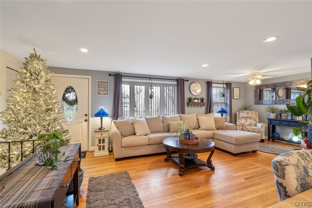 4285 Aurora Path Clay, NY 13090 - Photo 4 of 36