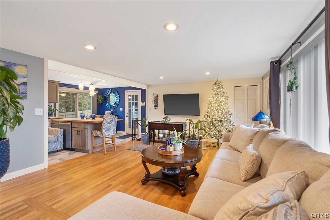 4285 Aurora Path Clay, NY 13090 - Photo 6 of 36