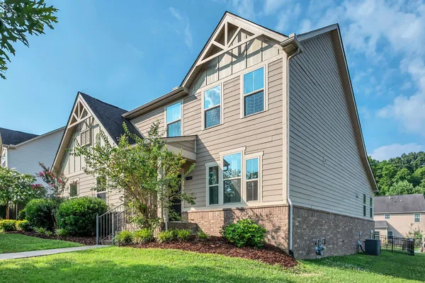$799,900 | 8010 Brookpark Avenue, Franklin, TN 37064