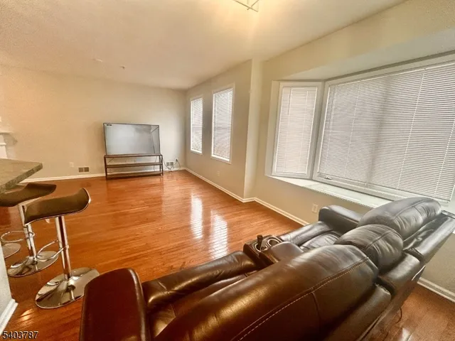 $3,100 | 172 Winchester Court, Clifton, NJ 07013