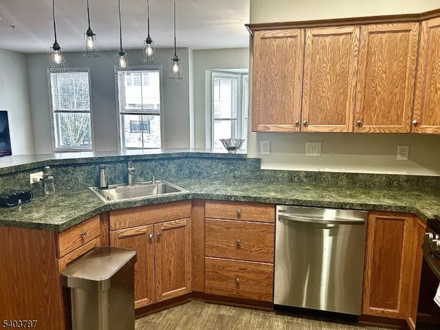 $3,100 | 172 Winchester Court, Clifton, NJ 07013