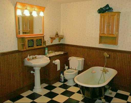 272 Trayor Road Ruffs Dale, PA 15679 - Photo 4 of 8 Master Bath/Spa.