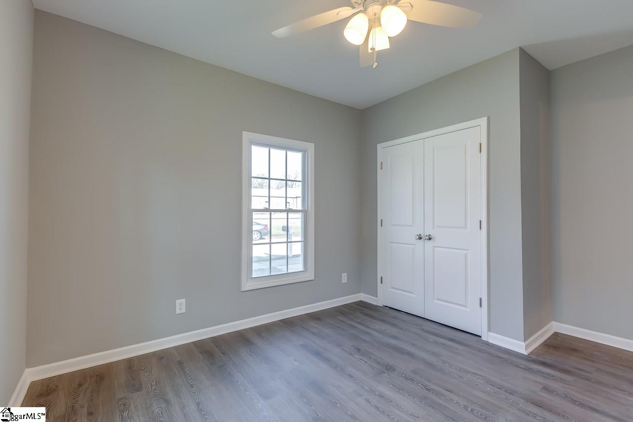 210 Moore Street Greer, SC 29651 - Photo 10 of 21 Gallery Image 10