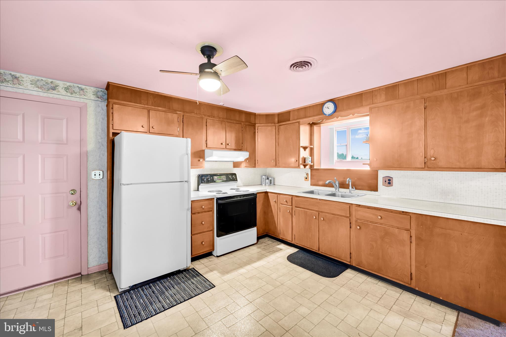 627 Pine Hill Road Lititz, PA 17543 - Photo 3 of 49 Kitchen