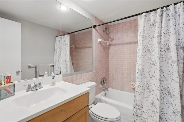 $160,000 | 2800 North Atlantic Avenue, Unit 105, Daytona Beach, FL 32118