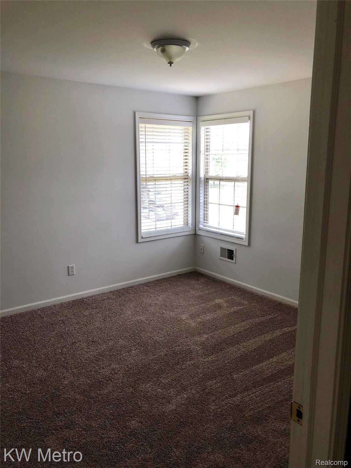 1421 Reid Road Grand Blanc, MI 48439 - Photo 15 of 32 Upper Level Bedroom 2.1