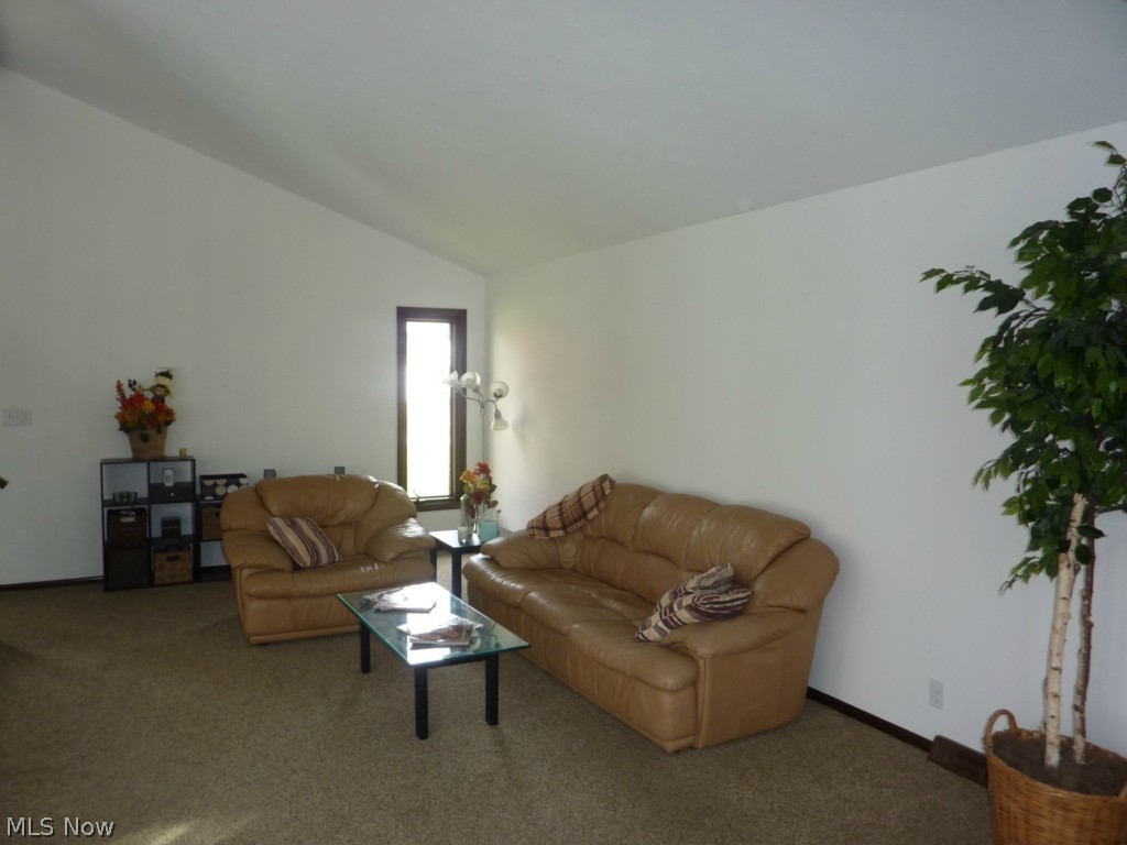 1938 Winchester Road Cleveland, OH 44124 - Photo 5 of 25