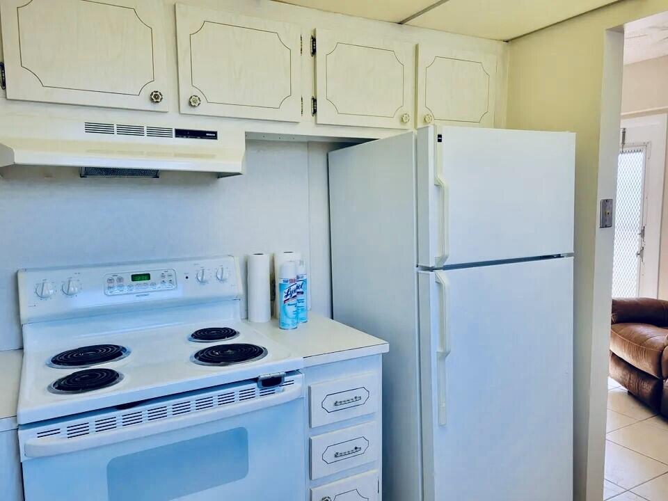 417 Mansfield I, Unit 417 Boca Raton, FL 33434 - Photo 16 of 50 kitchen pic 4