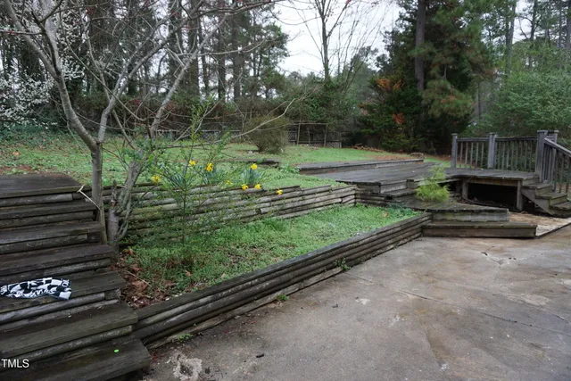 a view of a backyard with of trees