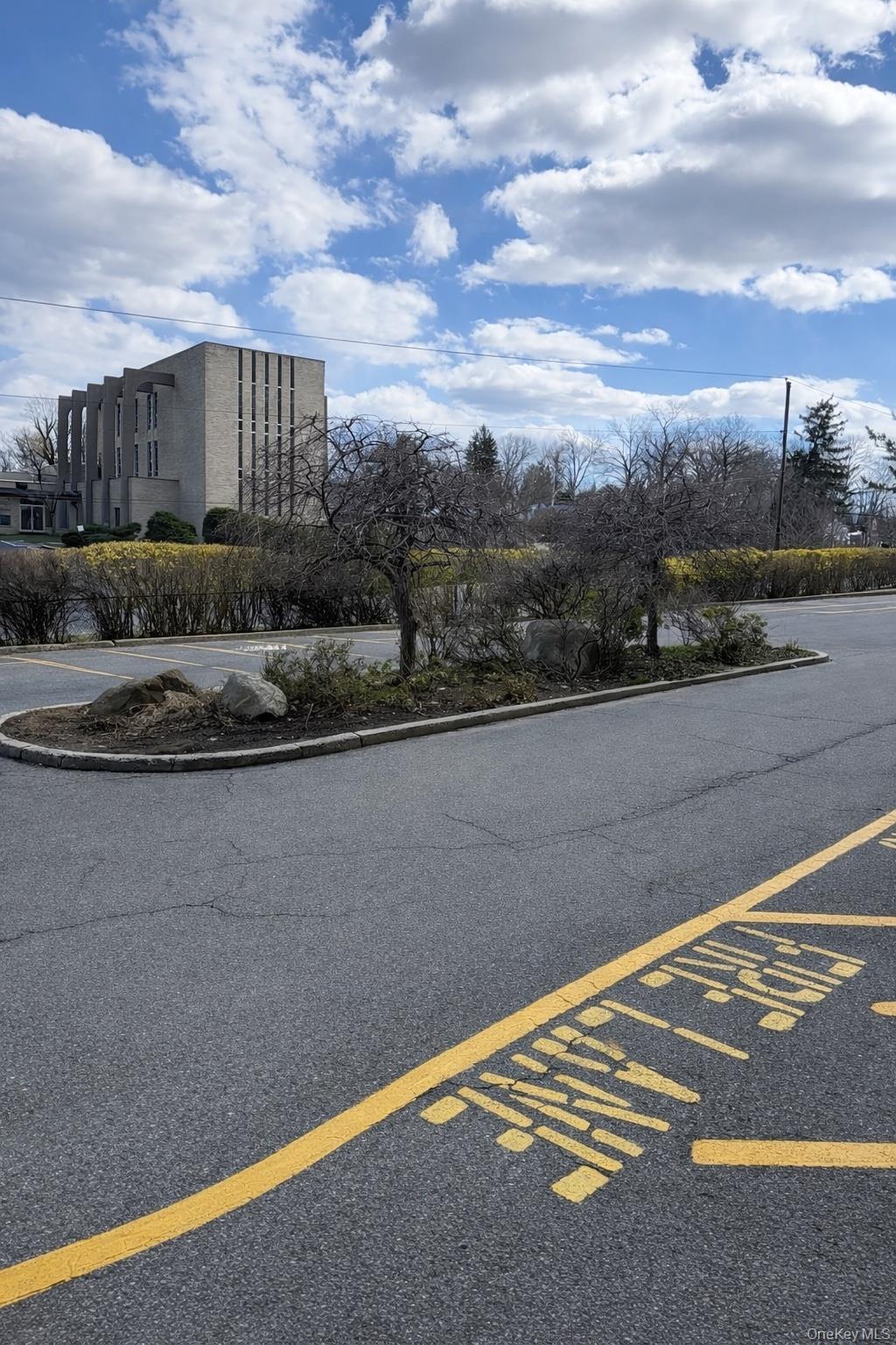 245 Rumsey Road, Unit 3E Yonkers, NY 10701 - Photo 22 of 24 a view of a terrace