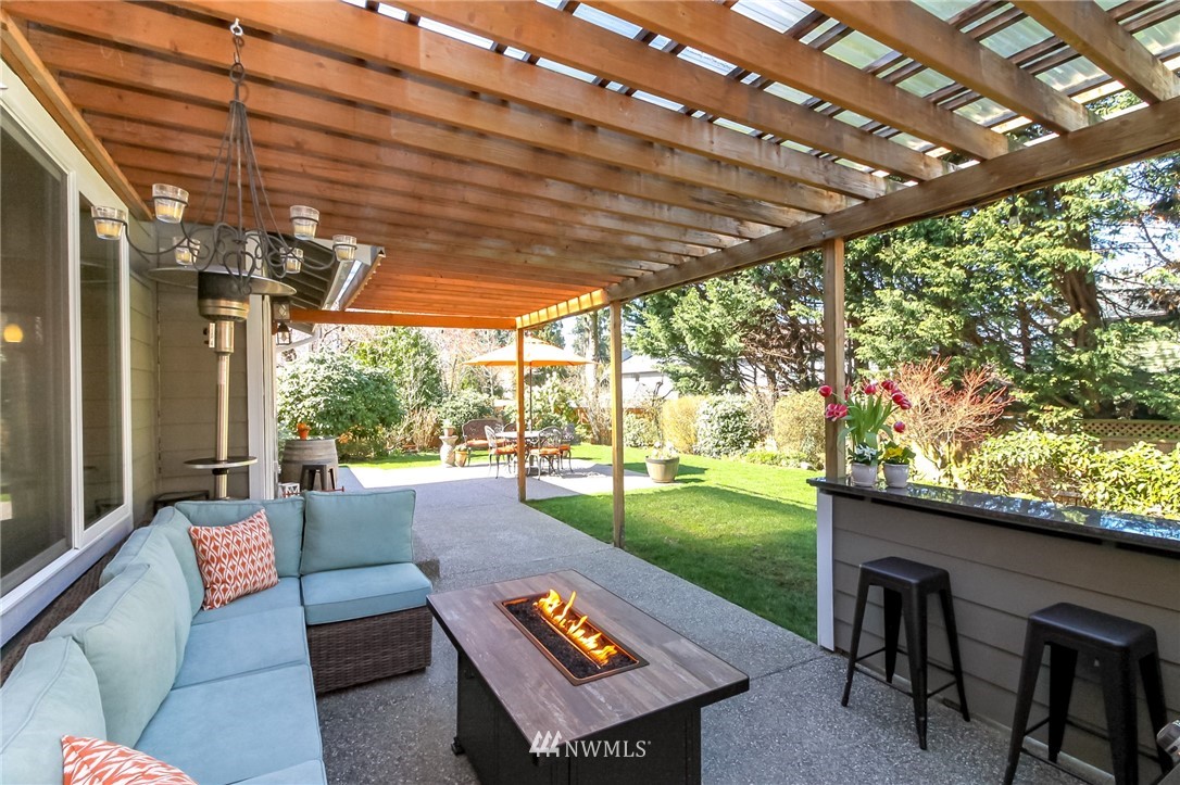 2011 239th Place Southeast Bothell, WA 98021 - Photo 4 of 31