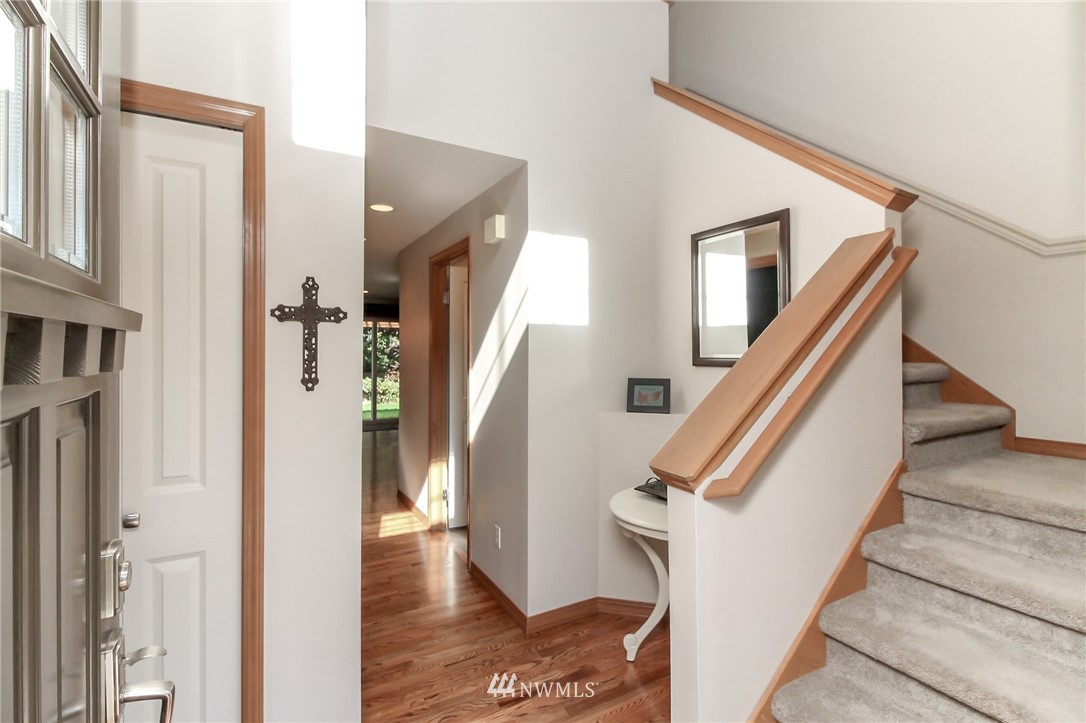 2011 239th Place Southeast Bothell, WA 98021 - Photo 5 of 31