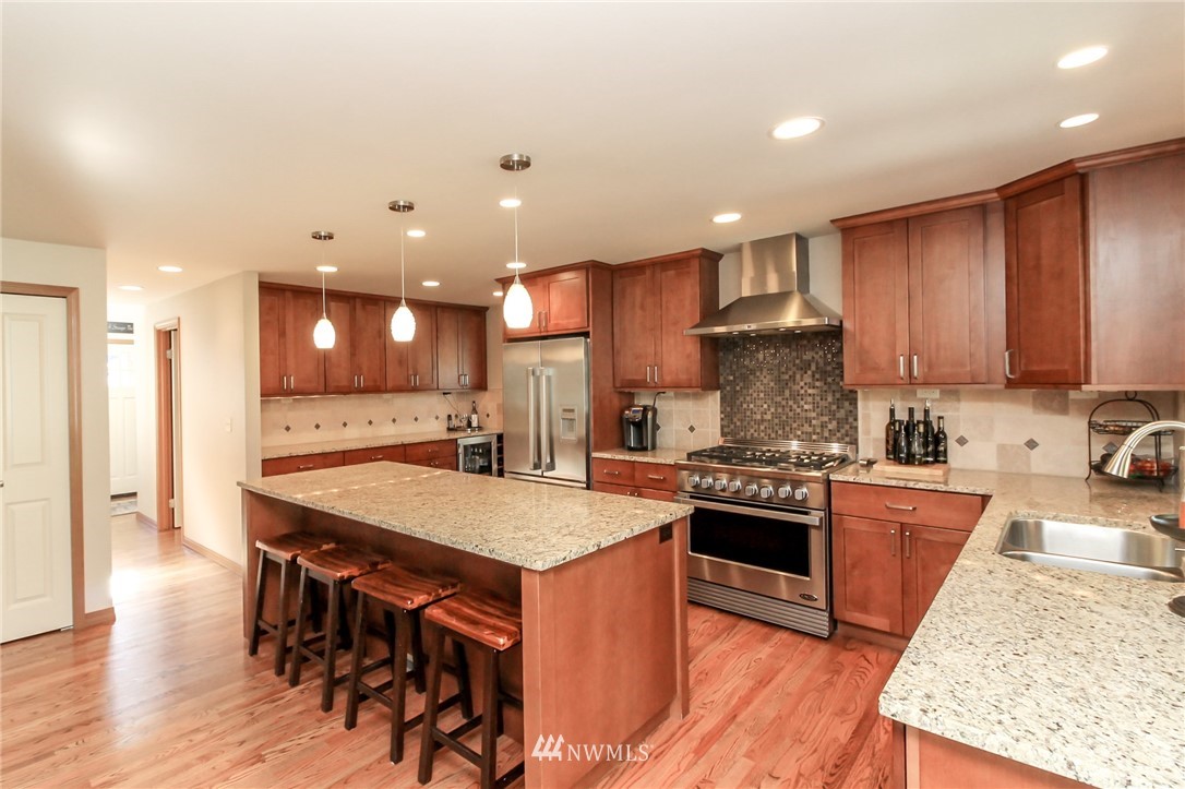 2011 239th Place Southeast Bothell, WA 98021 - Photo 6 of 31
