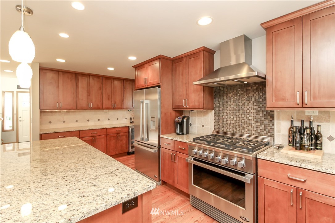 2011 239th Place Southeast Bothell, WA 98021 - Photo 7 of 31